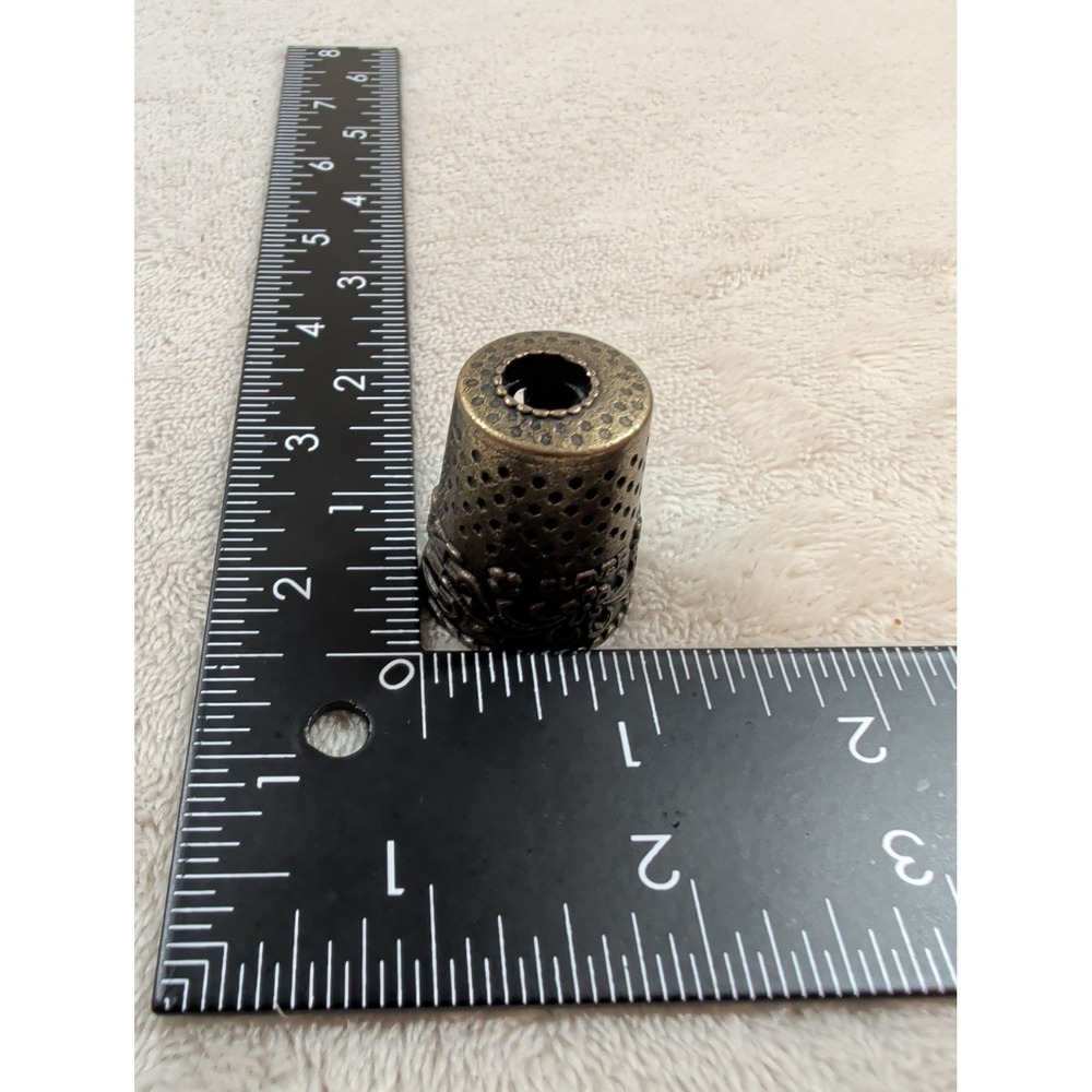 Clover Thimble Pencil Sharpener Antique Bronze Tone Metal Floral Collectible - Picture 6 of 7